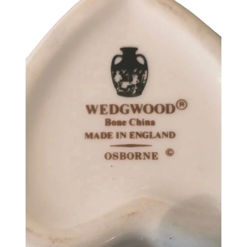 Vintage Trinket Box‎ Wedgwood Osborne Bone China Heart Floral Design Gold Trim